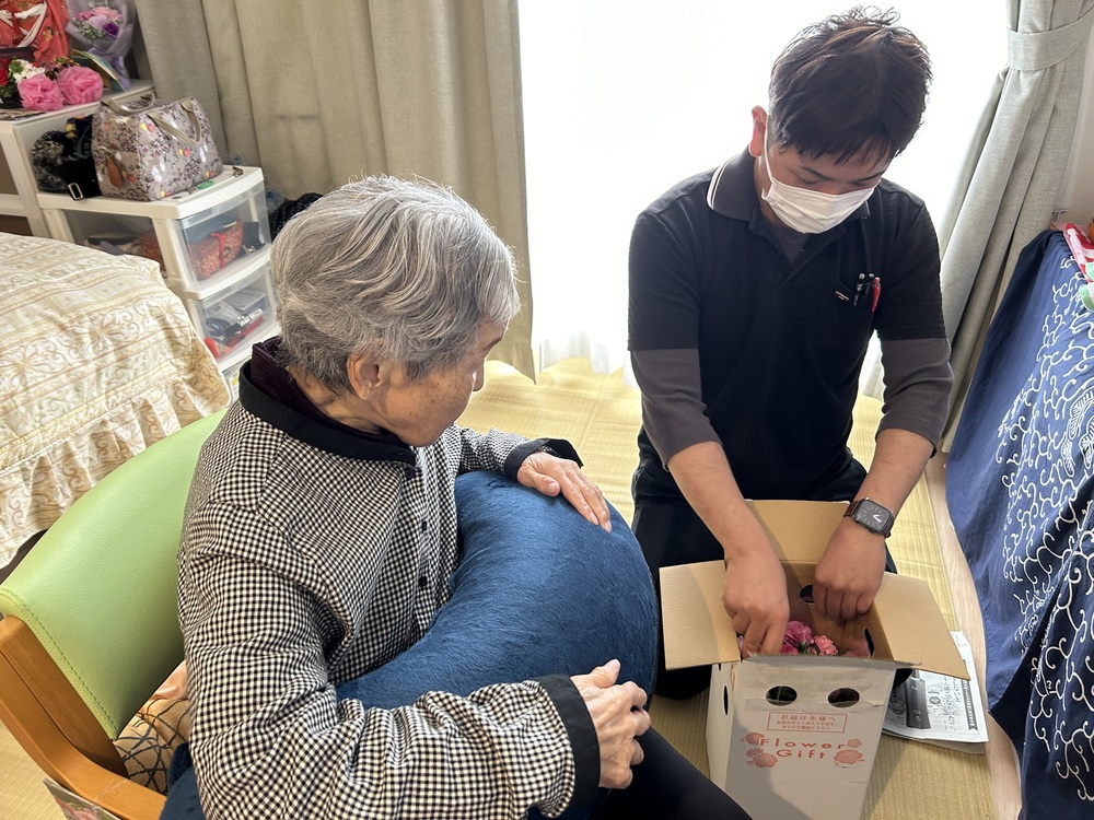 Mさん、N相談員母の日お花