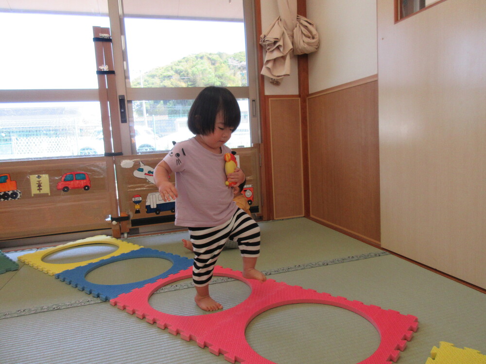 道を歩く