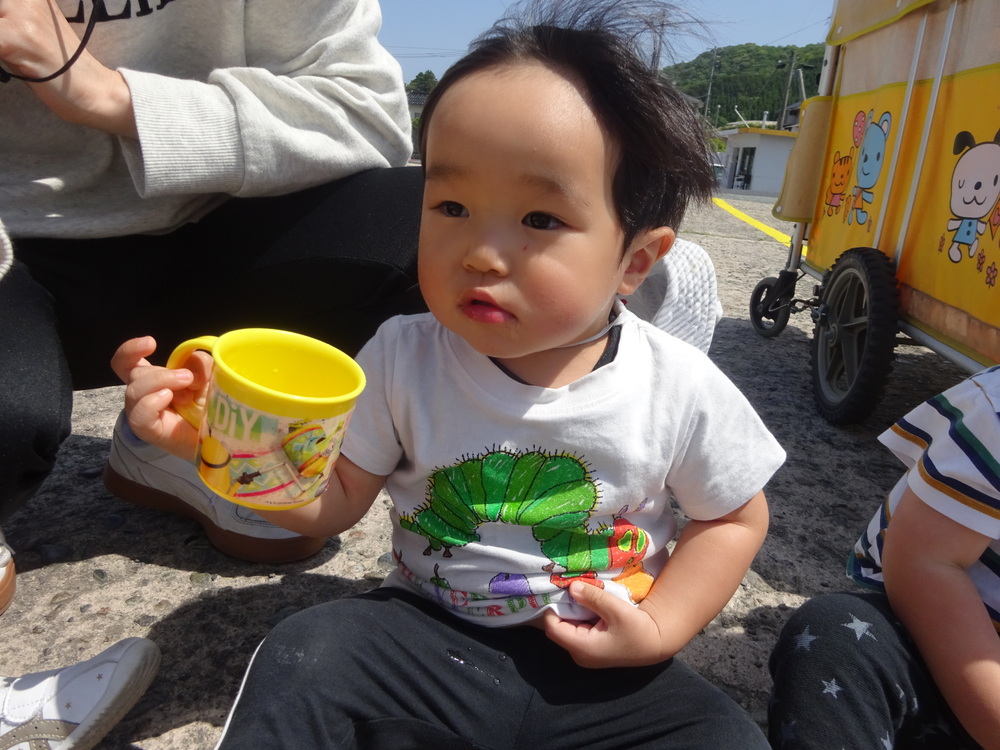 水分補給をする様子