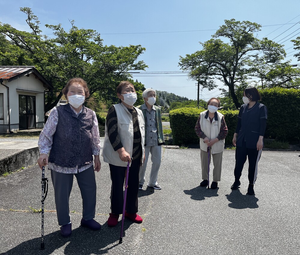 屋外歩行