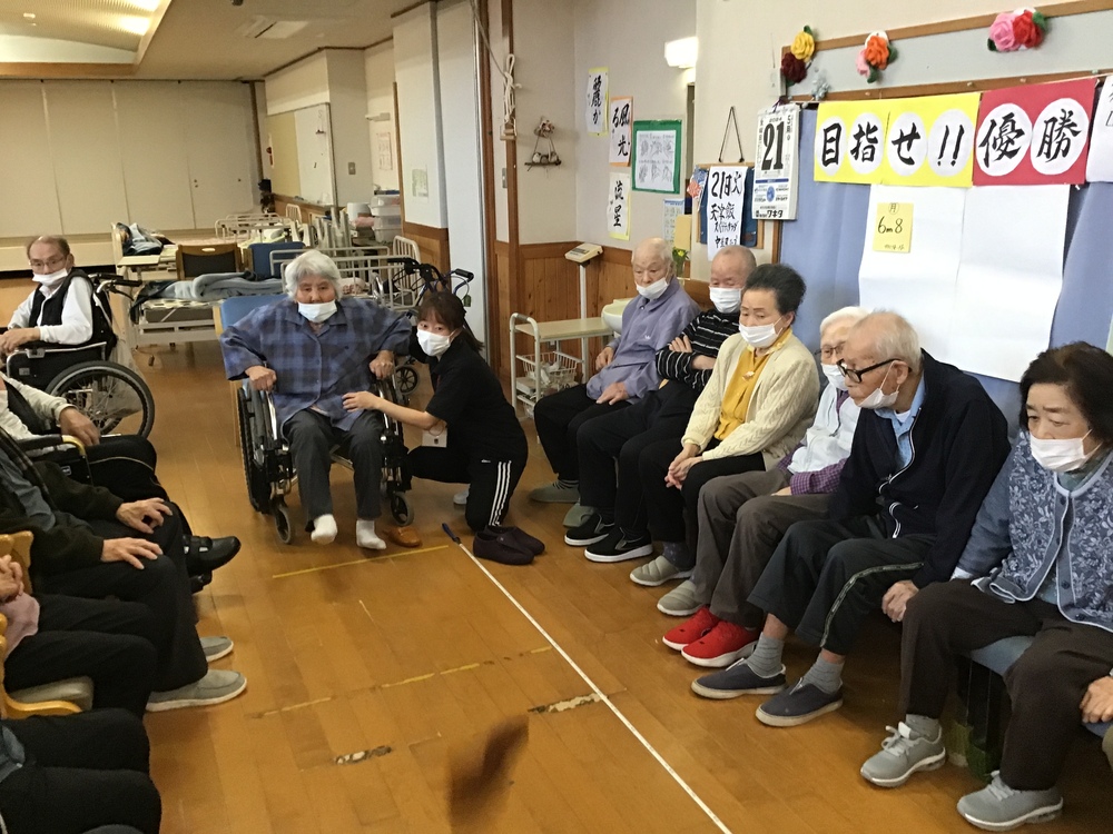 スリッパ飛ばし