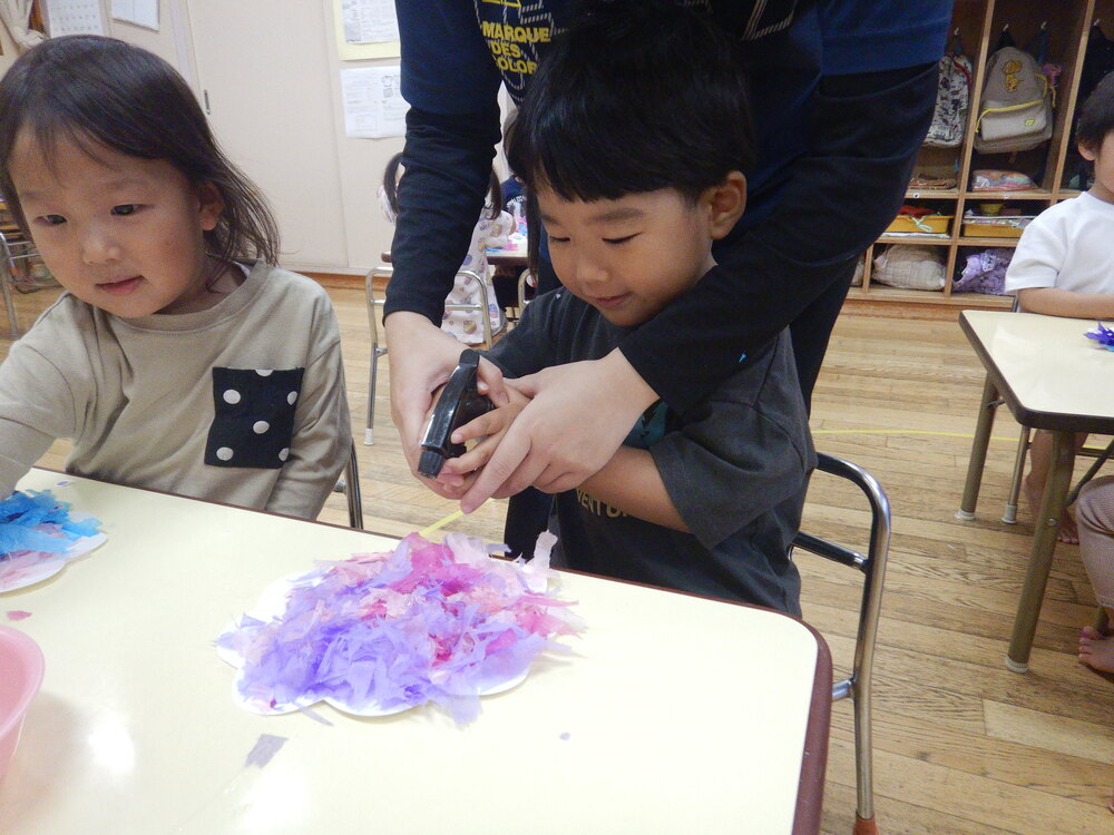 紫陽花を作っている様子 (2)