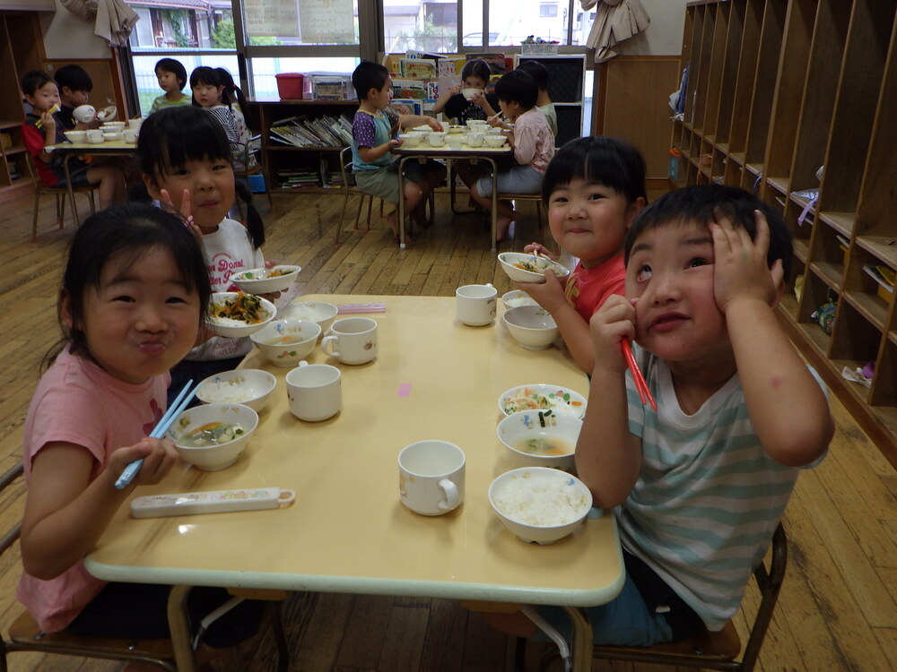 給食の様子
