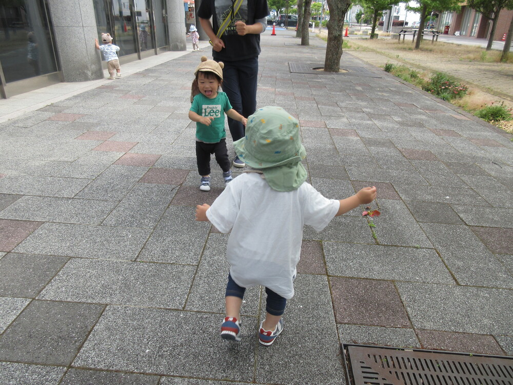 遊んでいる様子