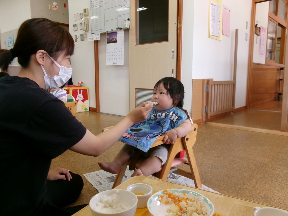 離乳食の様子