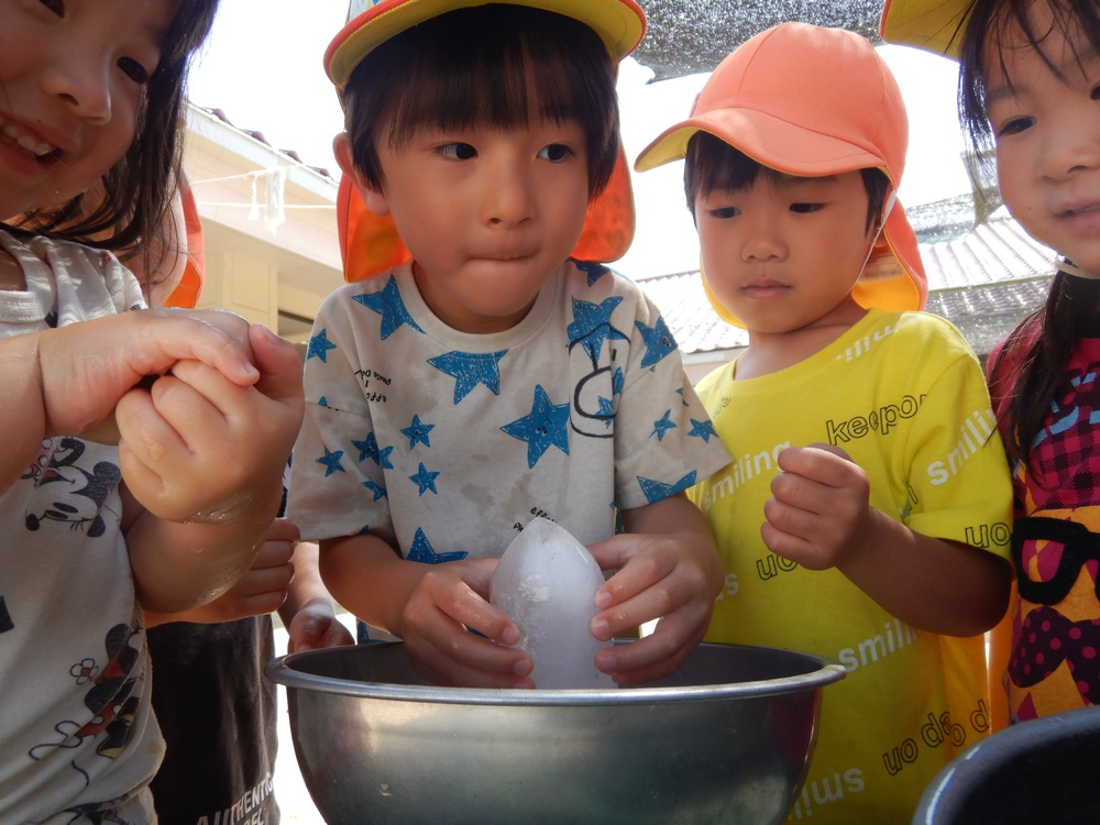 氷遊びの様子 (5)