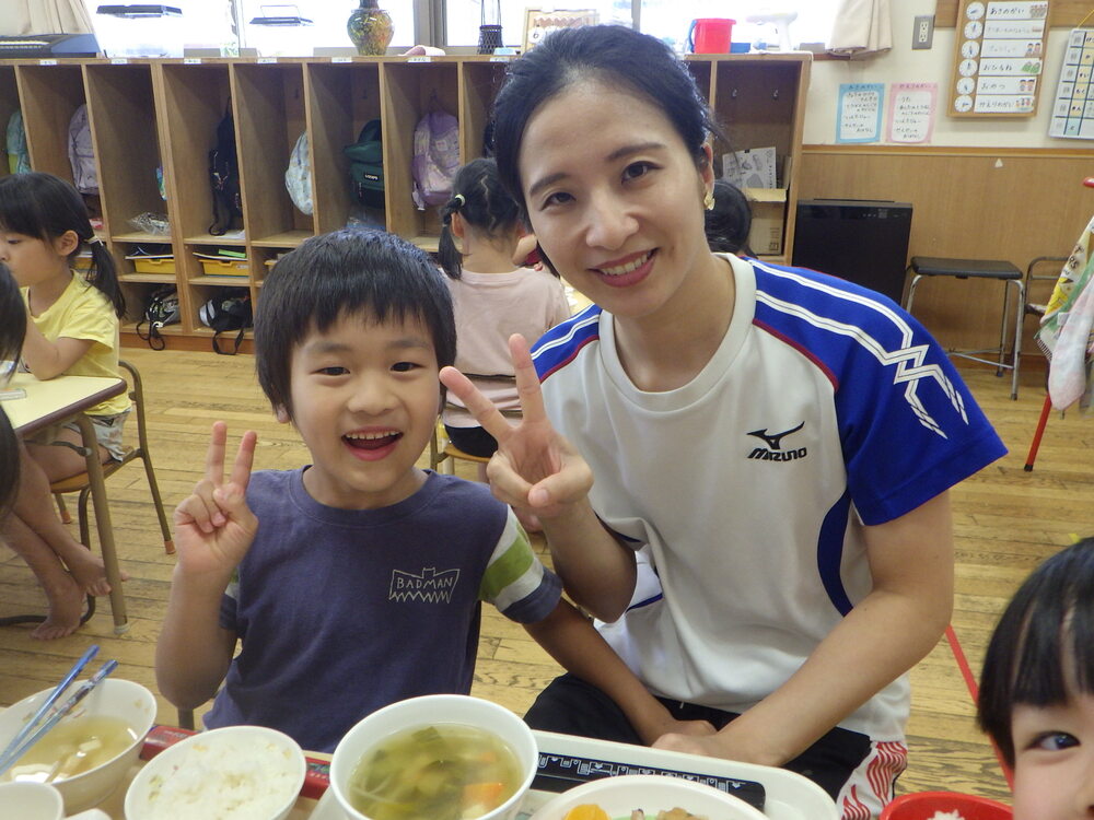 一日保育士体験に来られたお母さん