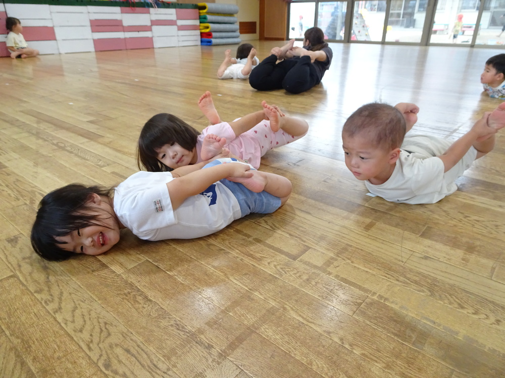 遊戯室で遊んでいる様子 (4)
