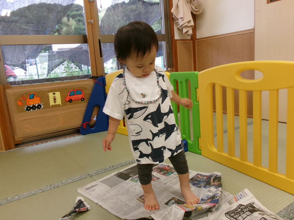 新聞紙遊び（１）