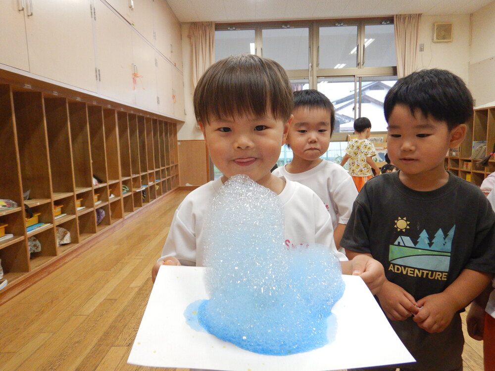 バブルアートをしている様子 (4)