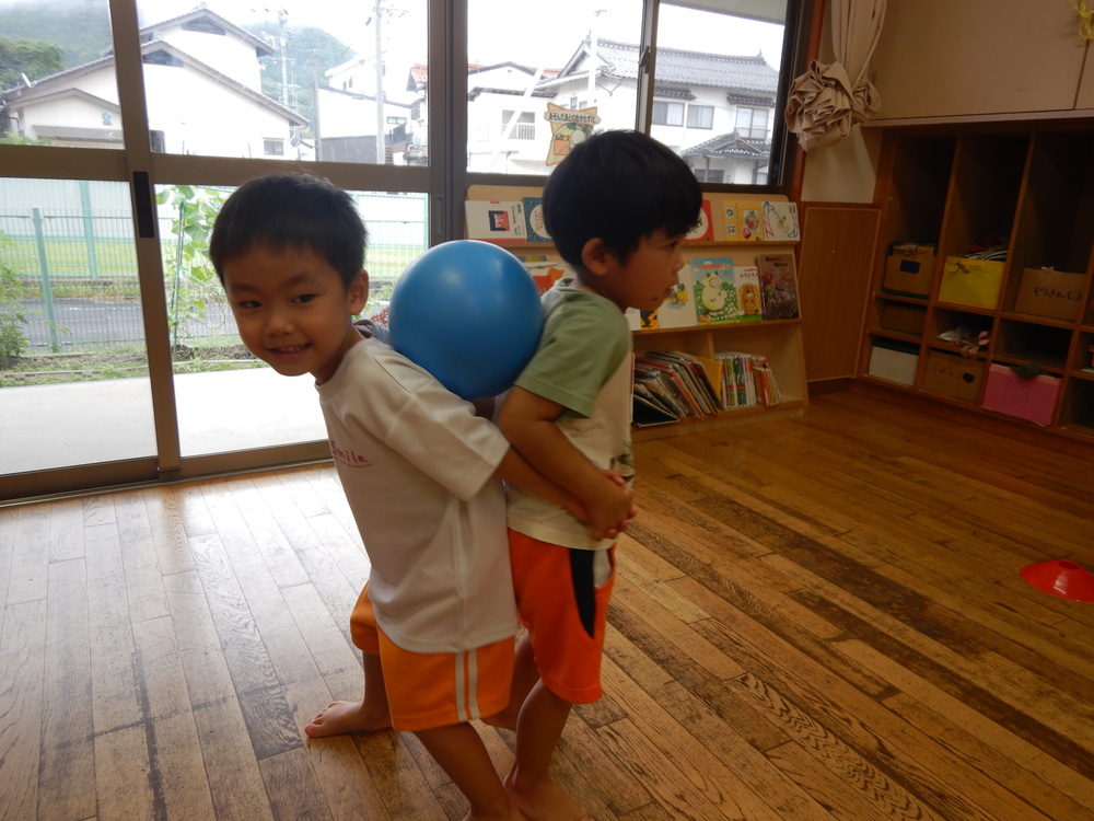 ボール遊び (3)