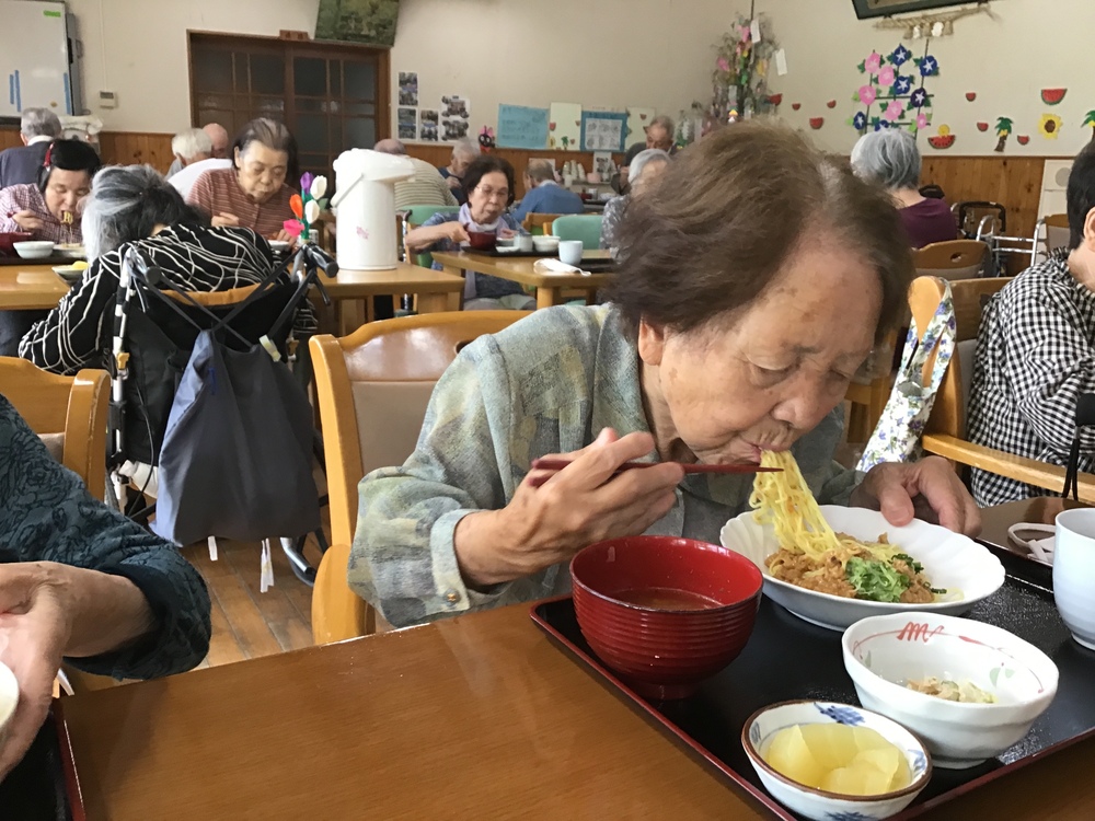 昼食