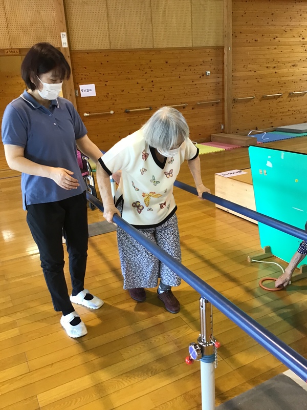 平行棒です
