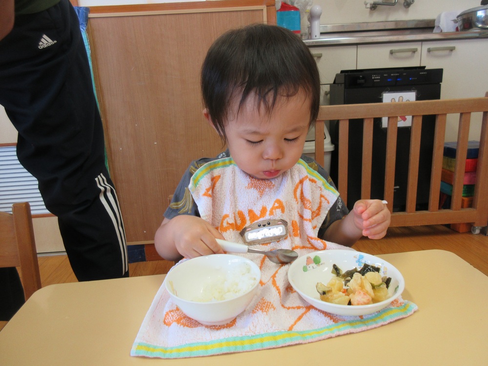 食事の様子 (4)
