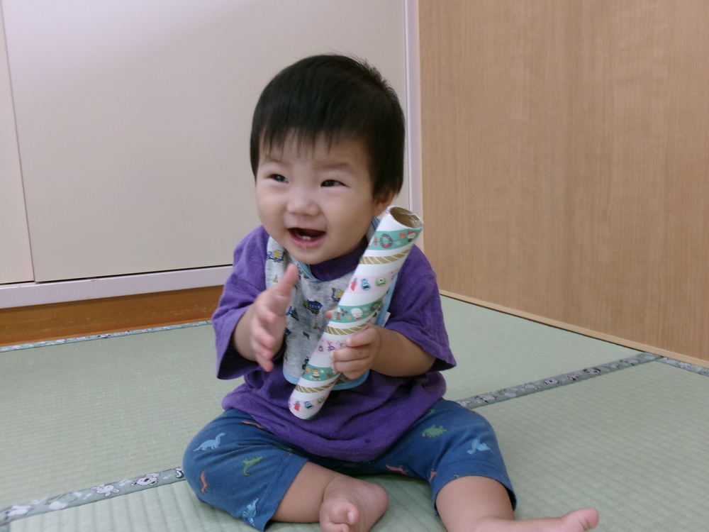 手作りおもちゃで遊ぶ２