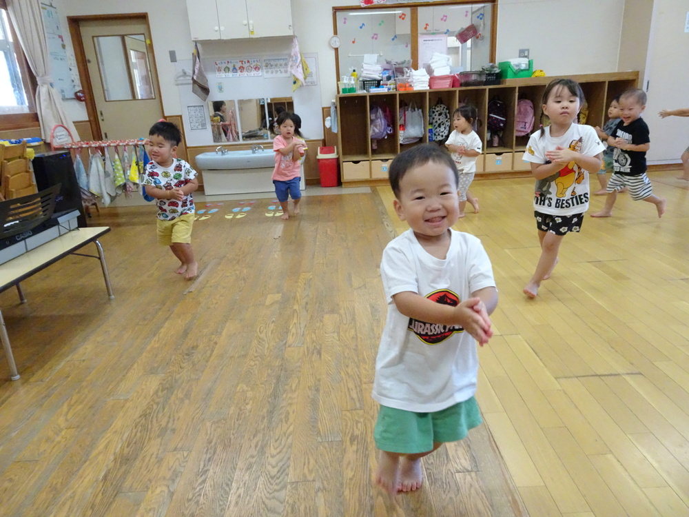 リズム運動をしている様子