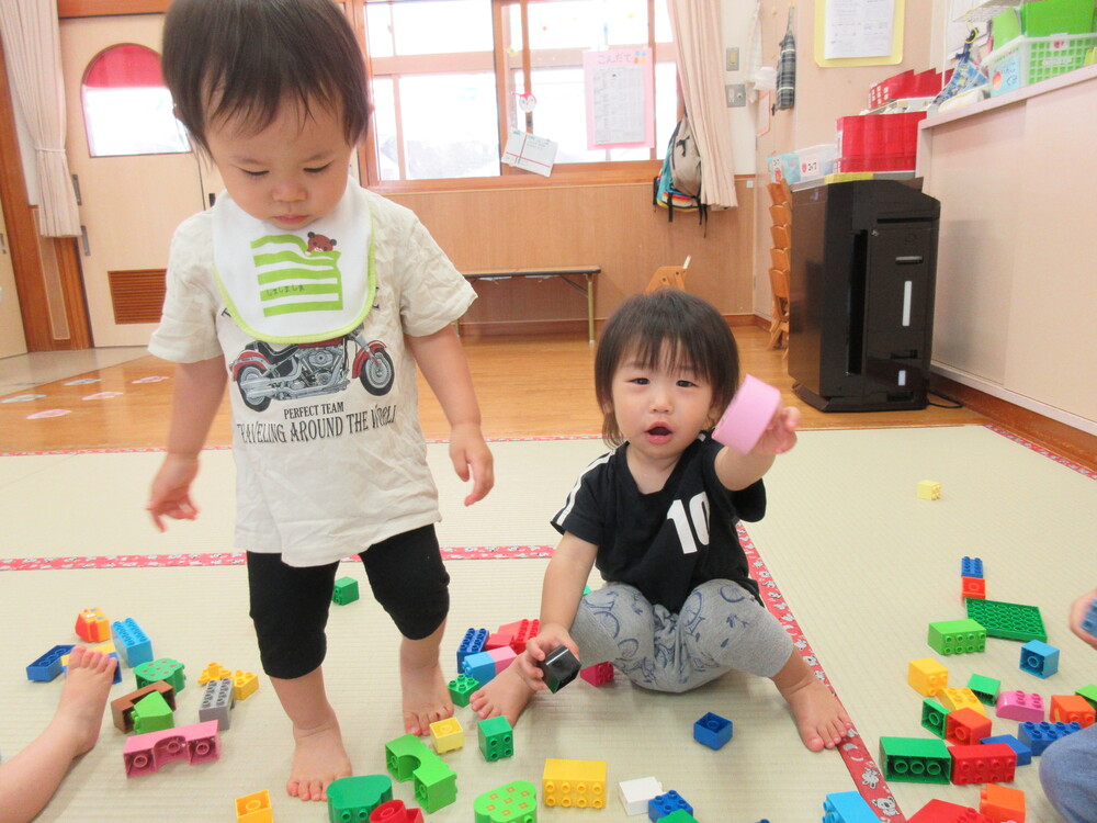 ブロック遊びの様子 (1)