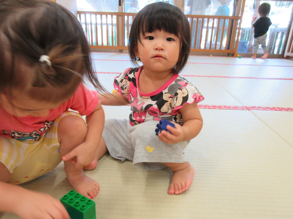 ブロック遊びの様子 (2)