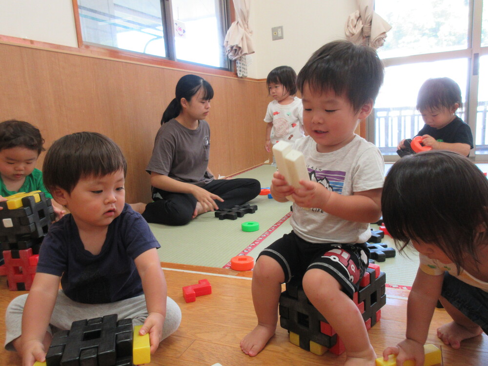 ブロック遊びの様子
