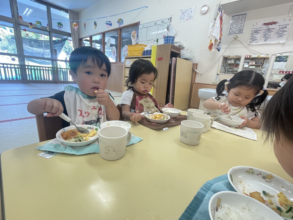 身の回りのことを自分でしている様子 (4)