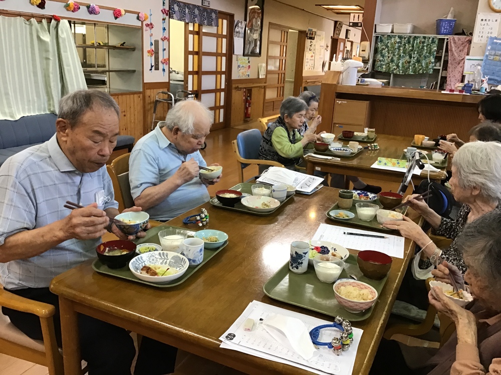 昼食