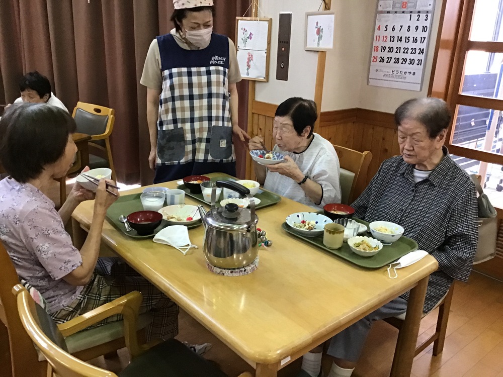 昼食