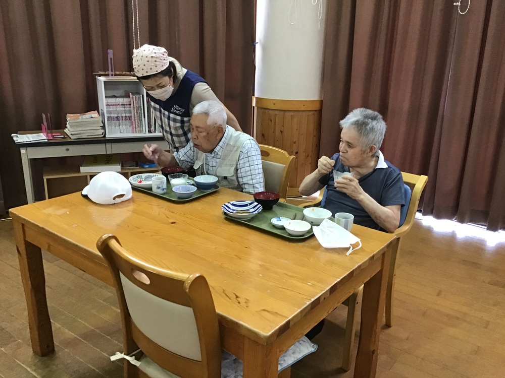 昼食