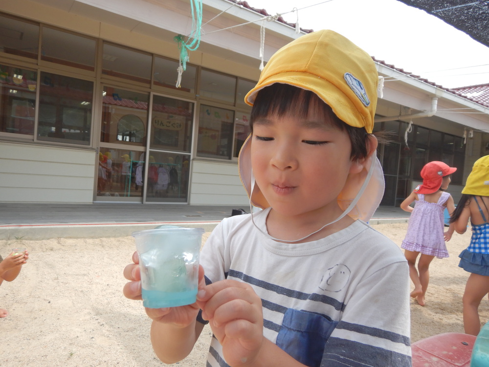 氷遊びの様子 (6)
