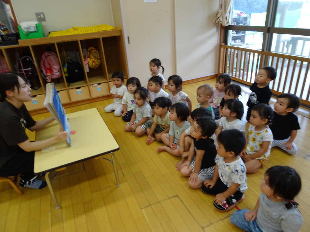 紙芝居の読み聞かせ