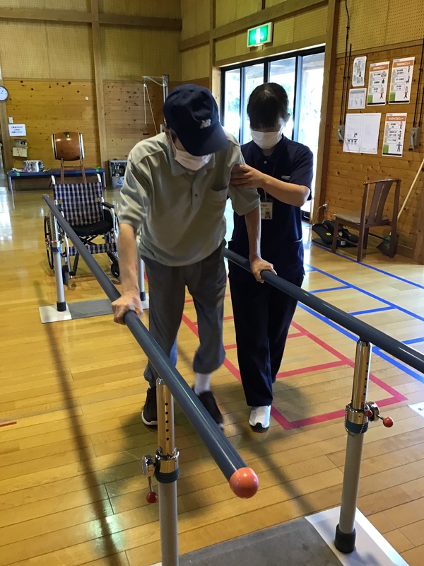 歩行中です