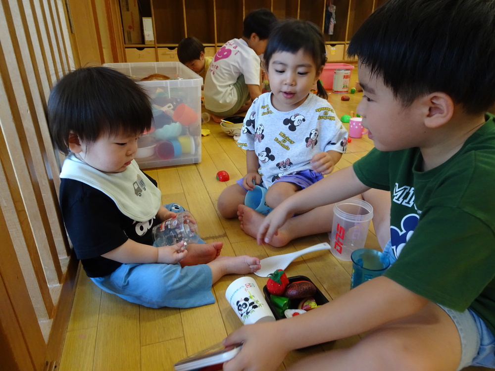 ままごと遊び１