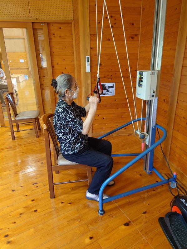 肩の運動中です