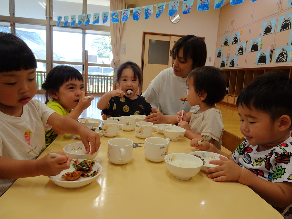 給食の様子