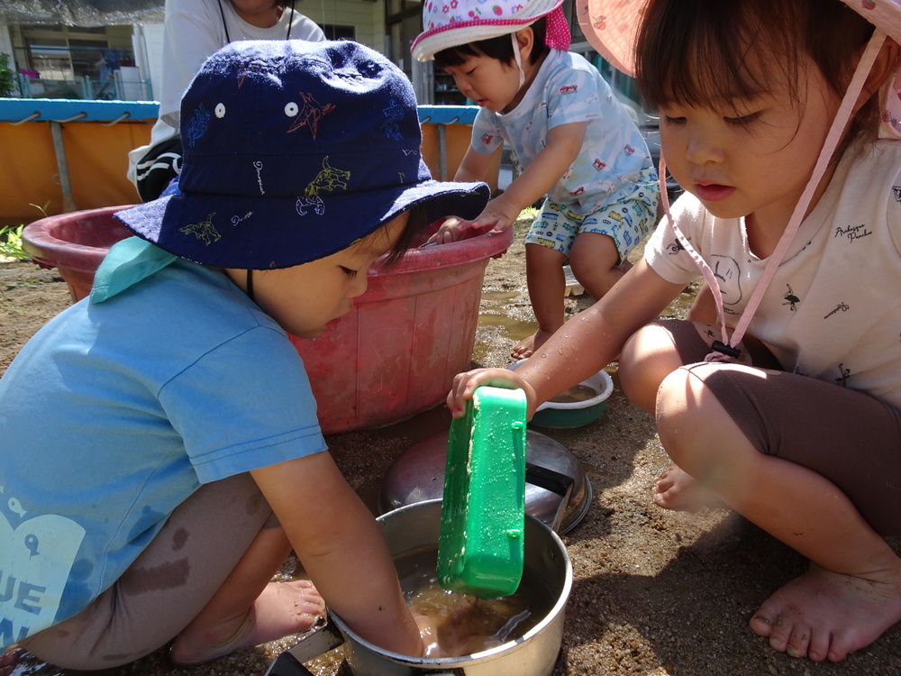 どろんこ遊びの様子