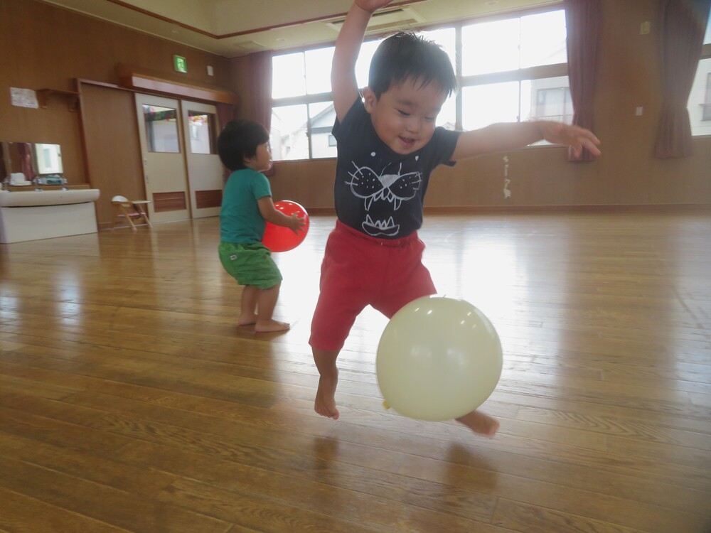 風船遊び (4)