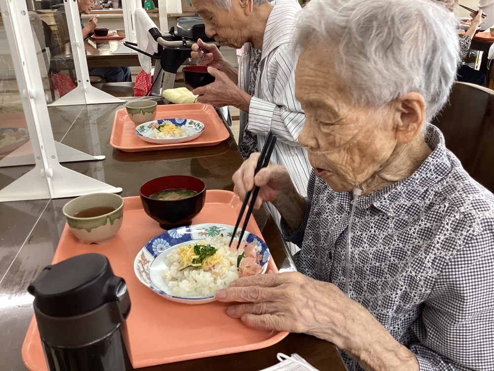 食事の様子