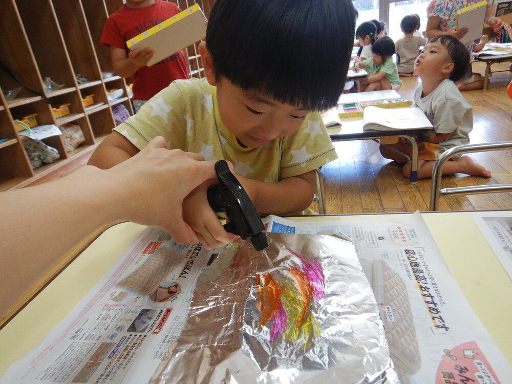 製作をしている様子 (2)