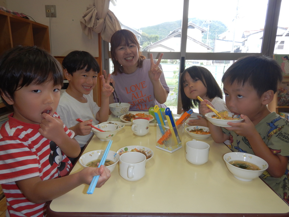 給食 (2)
