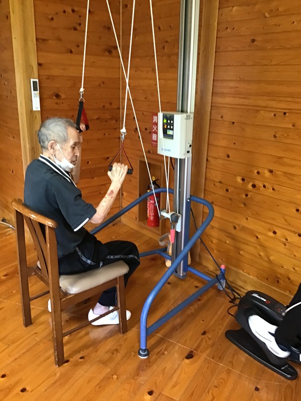 肩の運動中です