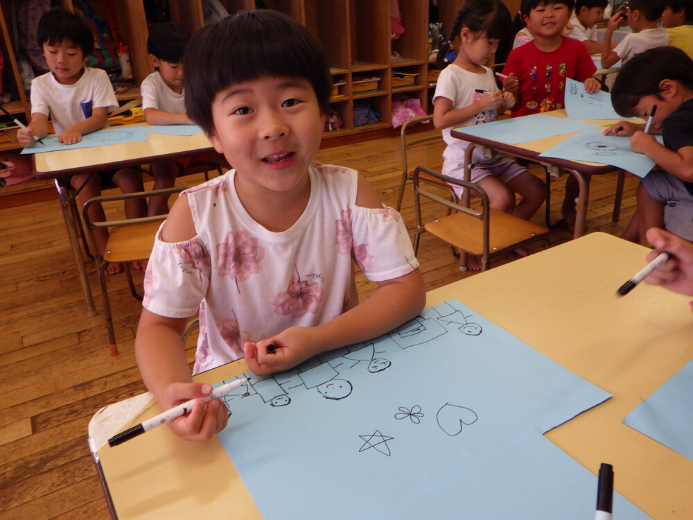 絵を描く様子