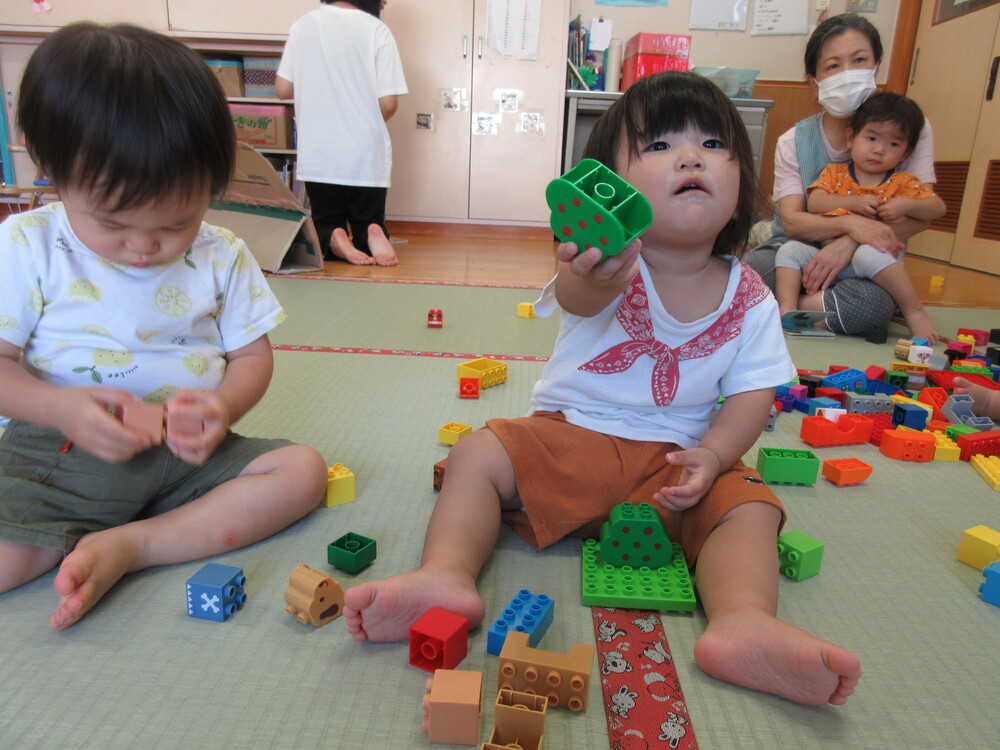 ブロック遊びの様子