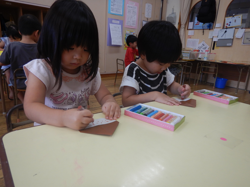 折り紙を折る (3)
