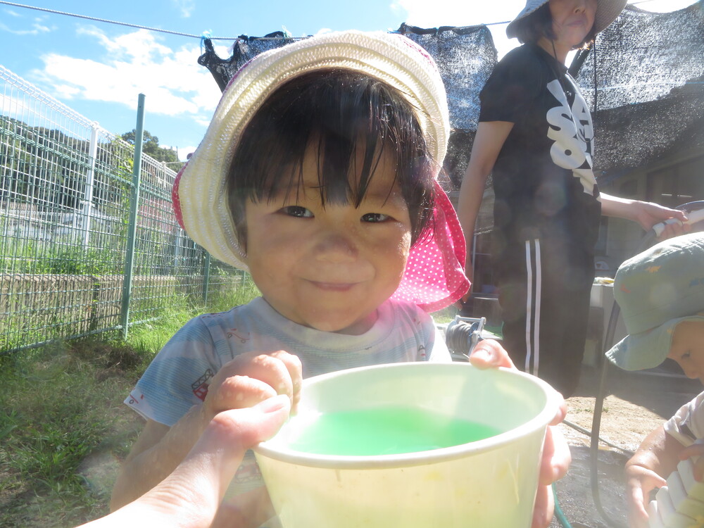 どろんこ遊びをする様子２