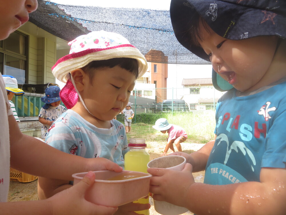 どろんこ遊びの様子 (5)