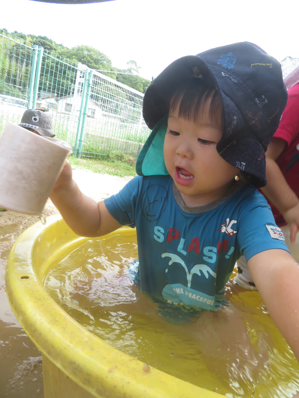 どろんこ遊びの様子 (6)