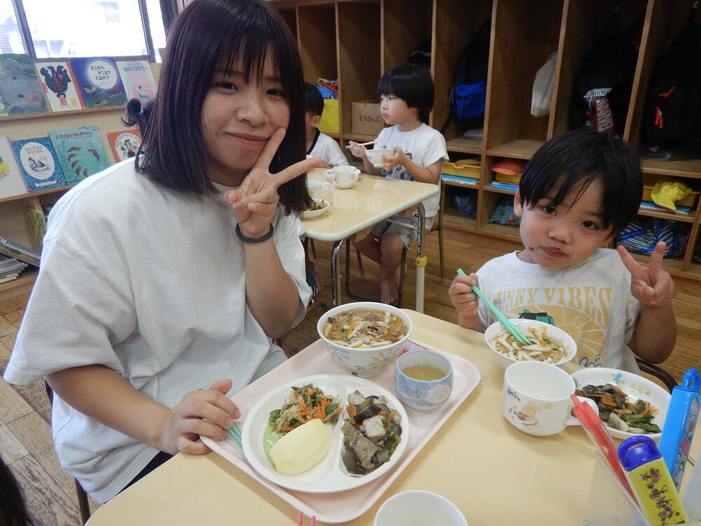 給食の様子