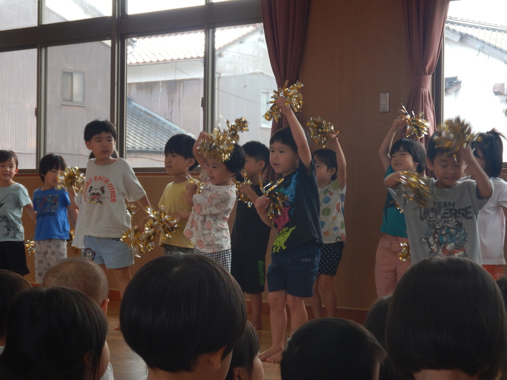 ひこうき組の踊り