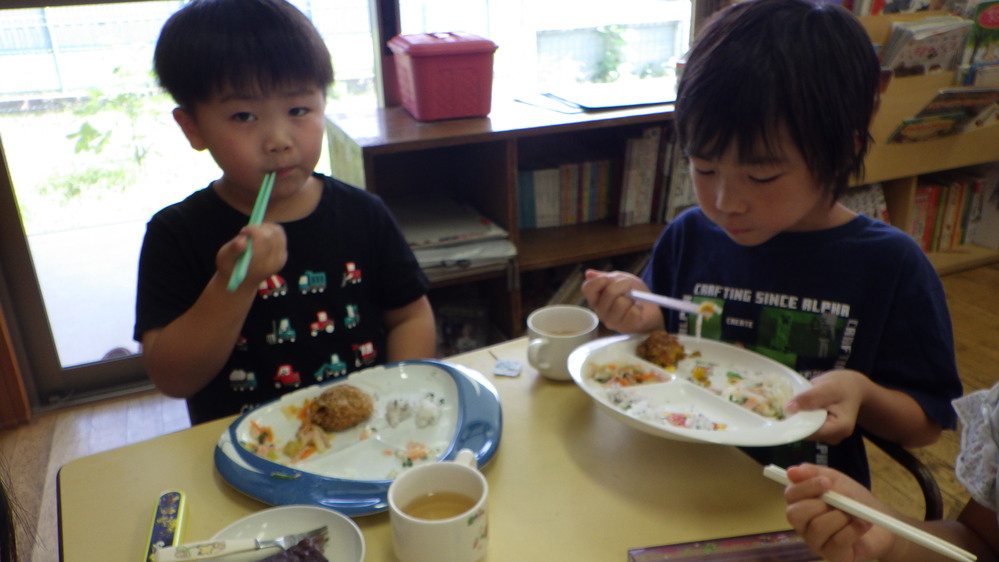 給食の様子