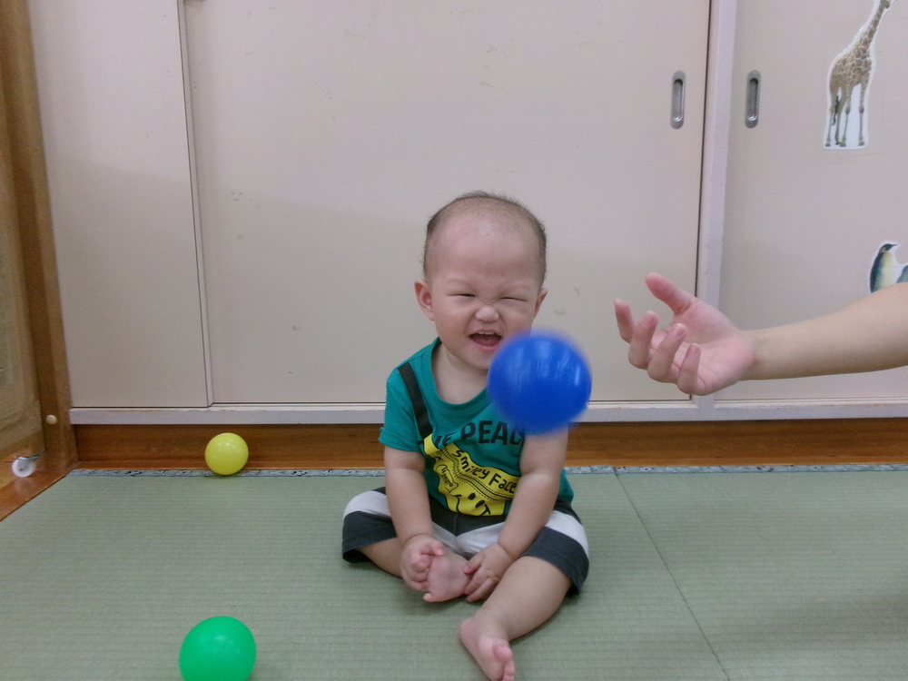ボールを叩く