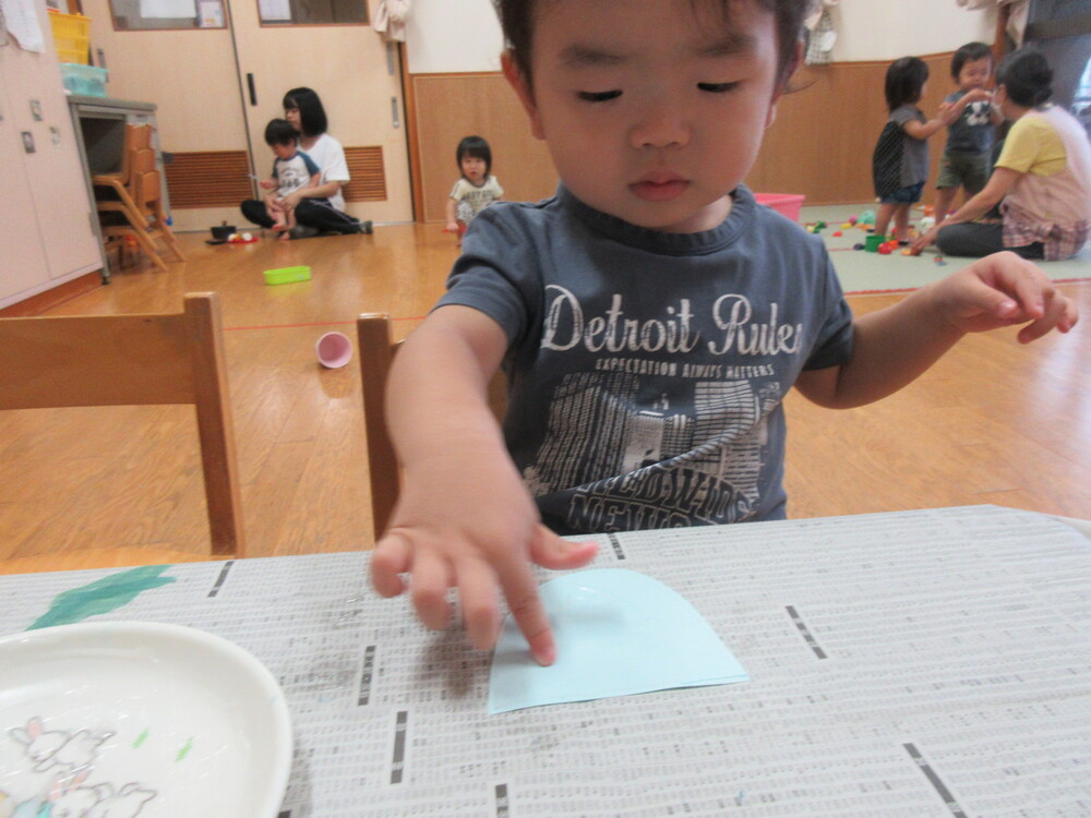 糊付けの様子 (3)